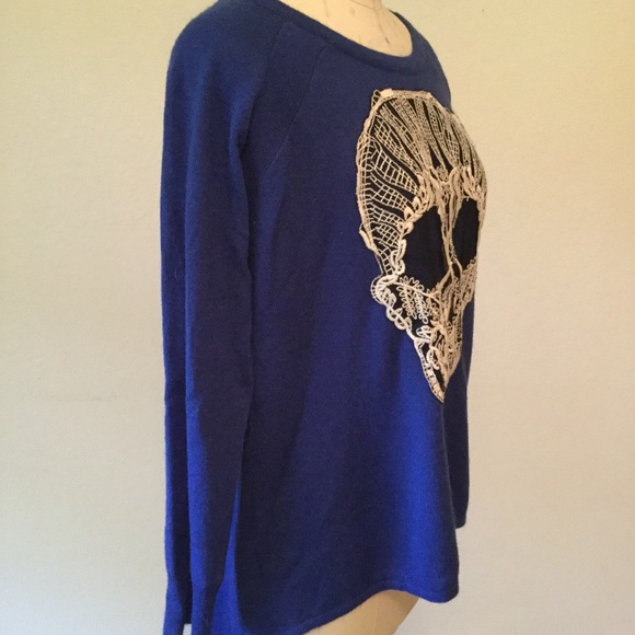 ☠️💙 MILLAU LACE SKULL SWEATER SZ S HIGH LOW💙☠️ - Picture 6 of 7